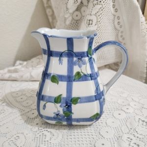 Porcelain carafe